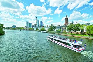 Frankfurt: 1-Hour Panorama Boat Cruise on the rive — 1
