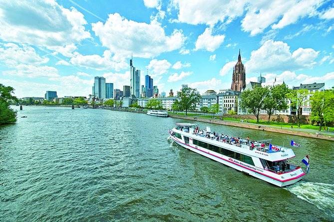 Frankfurt: 1-Hour Panorama Boat Cruise on the rive — 1
