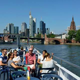 Frankfurt: 1-Hour Panorama Boat Cruise on the rive — 3